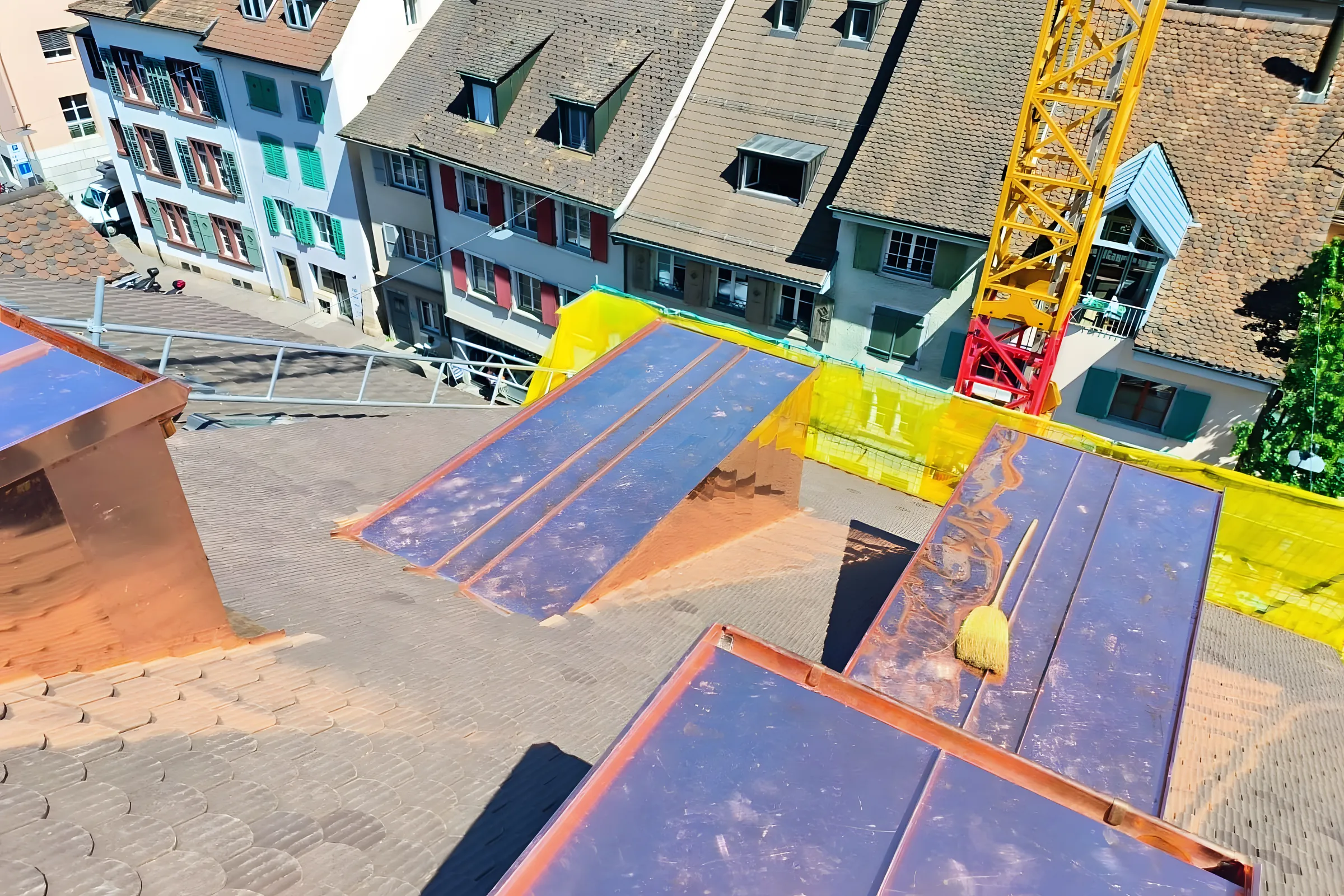Lukarnendächer in Kupfer mit Stehfalz von oben, Richtung Fischmarkt in der Altstadt von Liestal