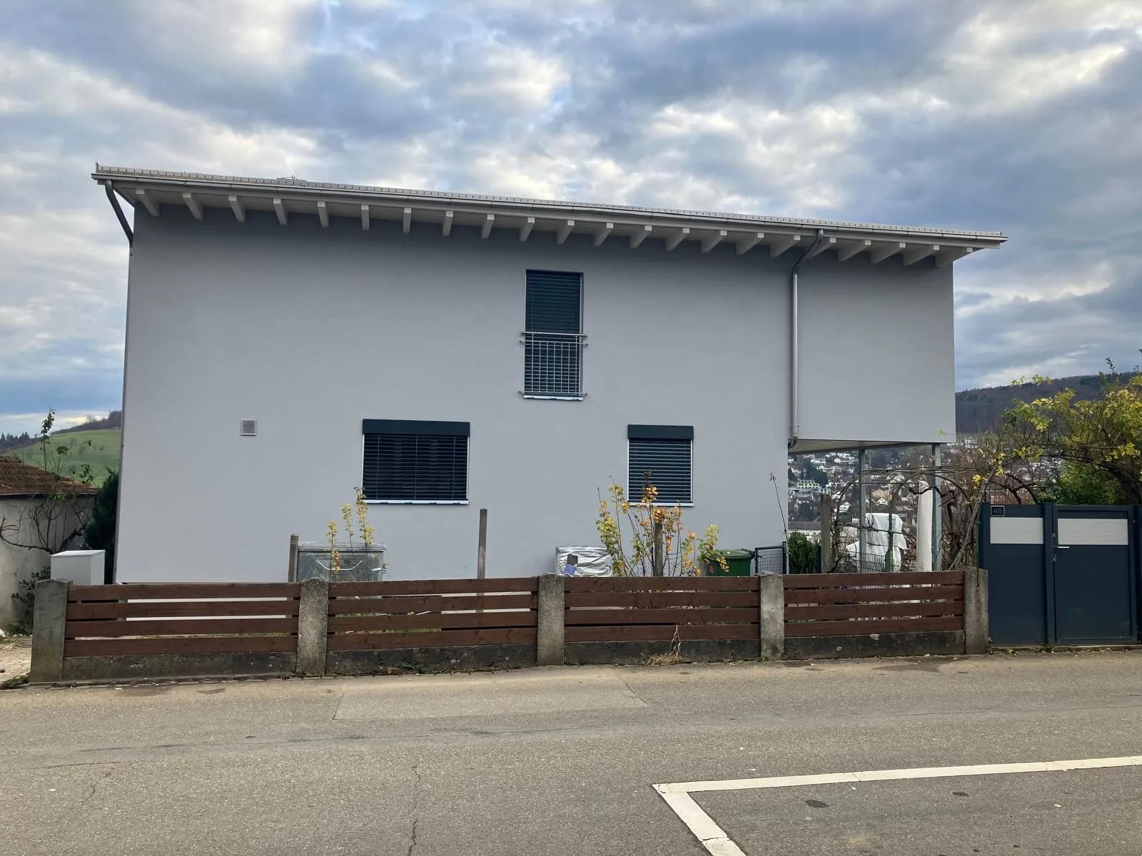 Nachher: das aufgestockte Haus von vorne, Frenkendorf