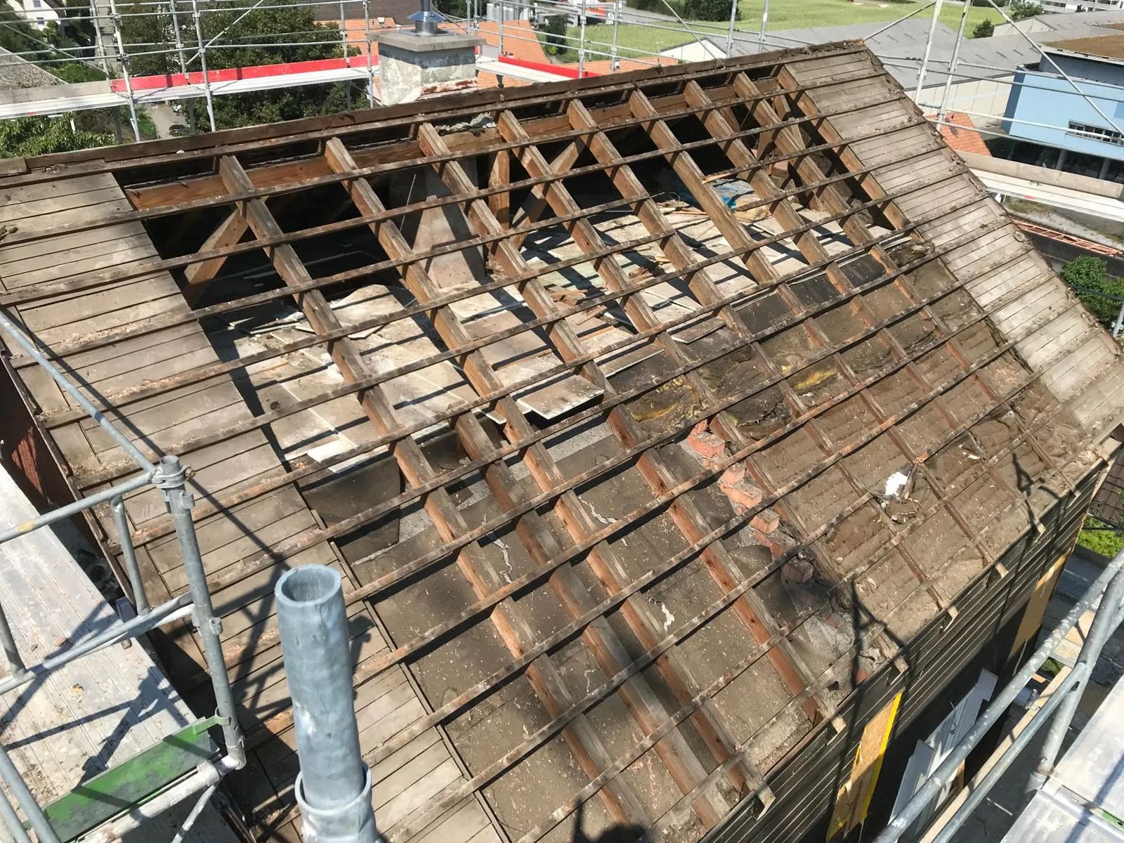 Der alte Dachstuhl beim Abbruch, Frenkendorf