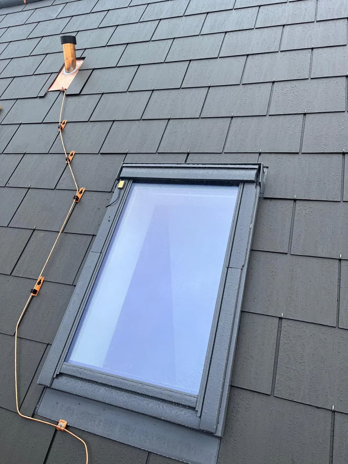 Neues Dachfenster in der Dachfläche, Bottmingen